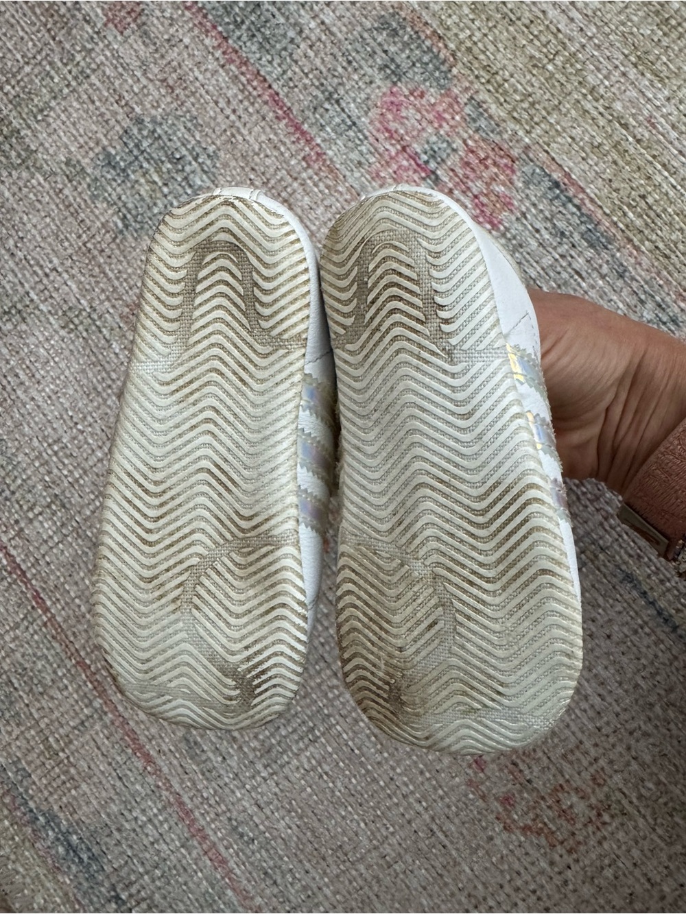Adidas Superstars Baby Crib Sneakers with Iridescent Stripes - Picture 7 of 7